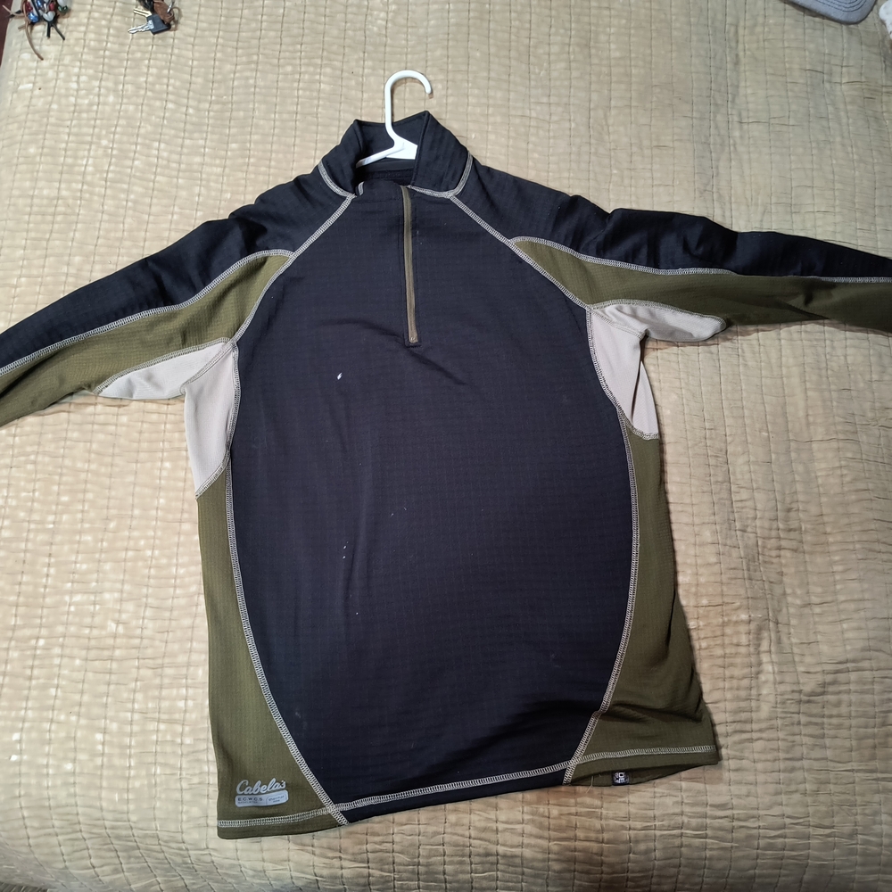 Cabela's Black and Olive Pullover